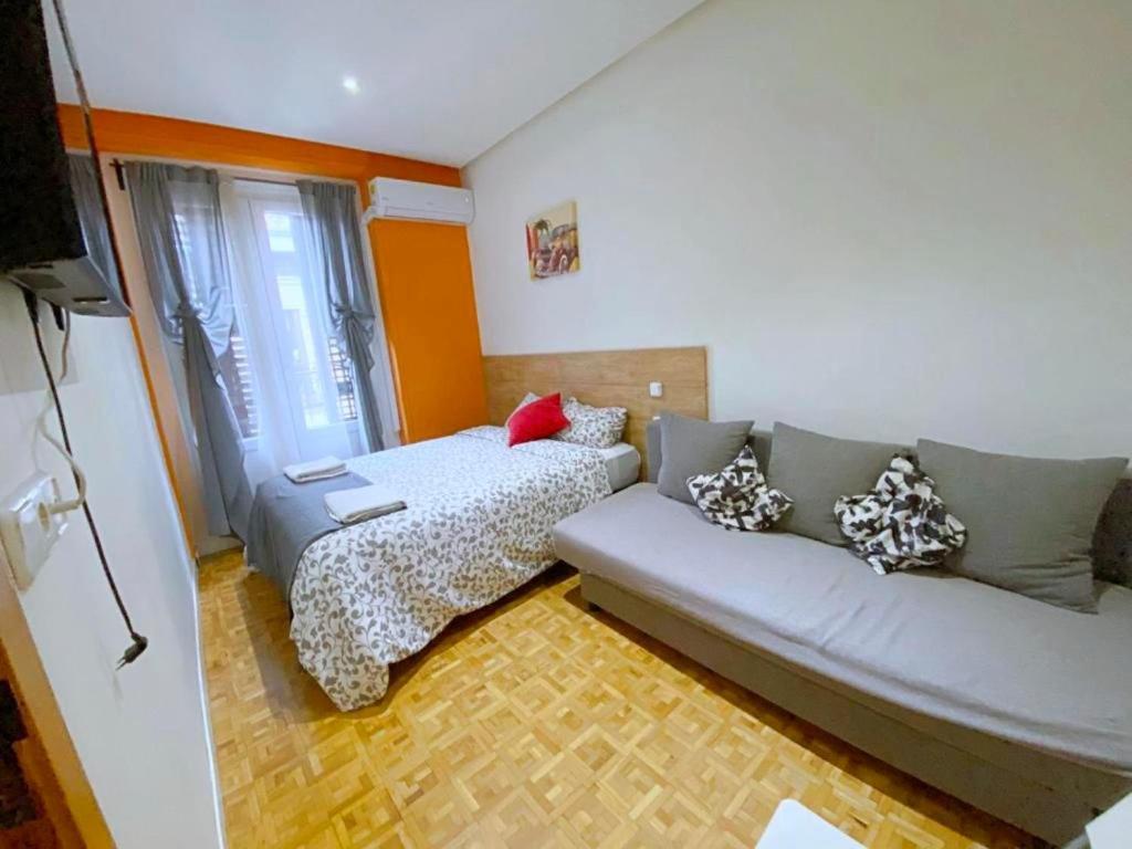 Apartamentos Travelstep La Latina Madrid Eksteriør bilde